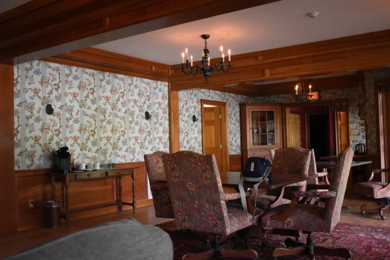 6955DEAD-4D32-4A62-855F-E123682441A2_1_105_c